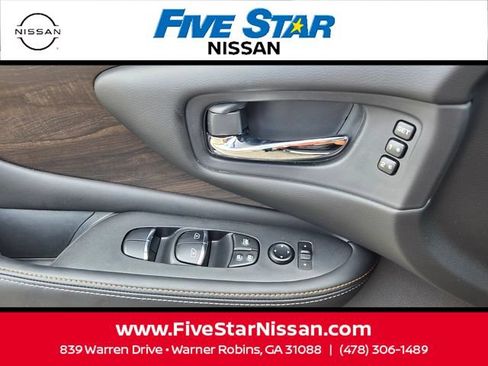 Used 2024 Nissan Murano Platinum w/ Cargo Package FWD image 32