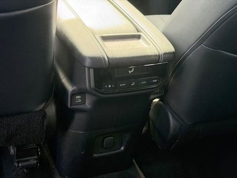 Used 2024 Toyota Grand Highlander XLE image 17