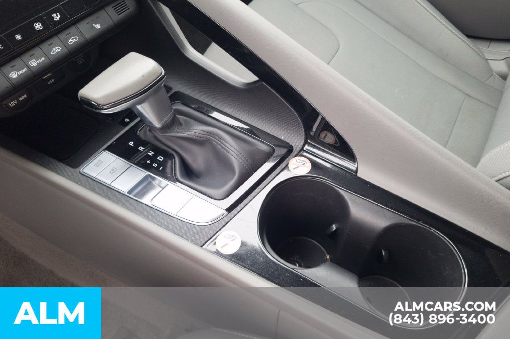 Used 2025 Hyundai Elantra SEL FWD image 11