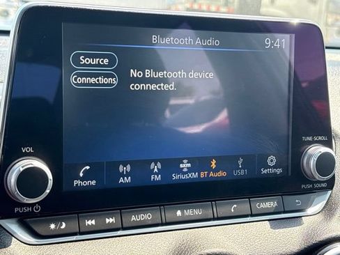Used 2025 Nissan Sentra SV FWD image 21
