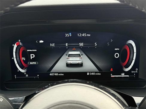 Used 2024 Nissan Pathfinder Platinum image 7