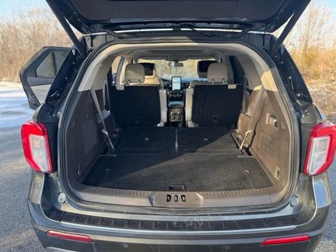 Used 2020 Ford Explorer Platinum w/ Premium Technology Package image 12