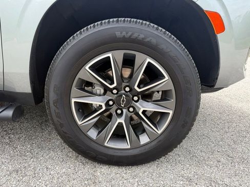 Used 2023 Chevrolet Suburban Z71 image 20