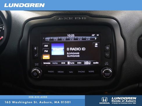 Used 2016 Jeep Renegade Limited image 19