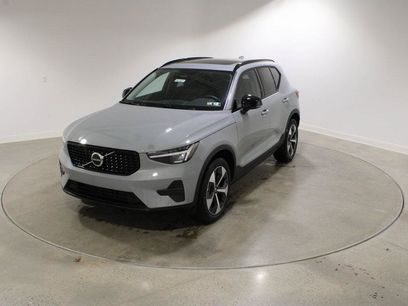 Used 2026 Volvo XC40 B5 Core w/ Climate Package
