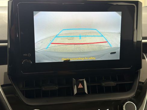 Used 2024 Toyota Corolla LE FWD image 18