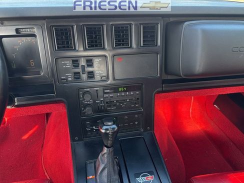 Used 1989 Chevrolet Corvette Convertible RWD image 13