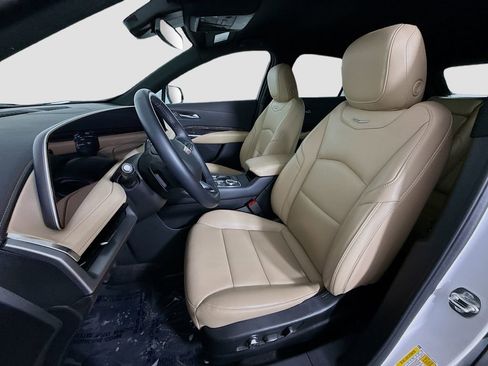 Used 2025 Cadillac XT4 Premium Luxury image 20