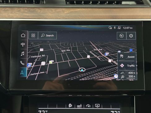 Used 2019 Audi e-tron Premium Plus image 32