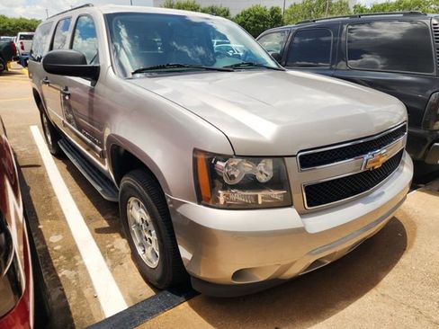 Used 2009 Chevrolet Suburban LS RWD image 1