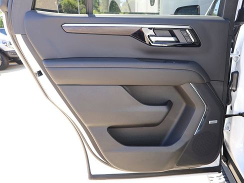 New 2026 Chevrolet Tahoe Z71 w/ Z71 Off-Road Package AWD/4WD image 27
