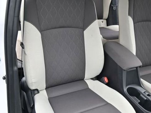 Used 2025 Toyota Corolla LE image 16