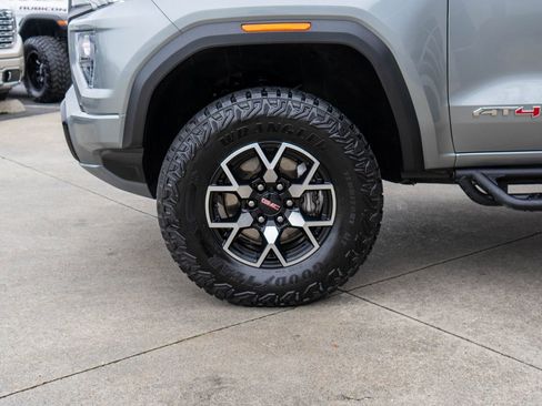 Used 2024 GMC Canyon AT4X image 28
