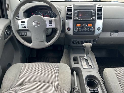 Used 2015 Nissan Frontier SV w/ SV Value Truck Package AWD/4WD image 16