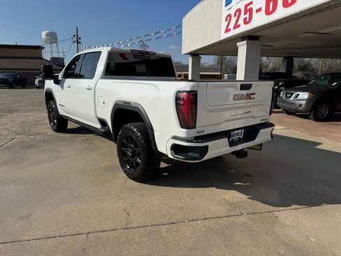 Used 2024 GMC Sierra 2500 AT4 w/ AT4 Preferred Package image 3