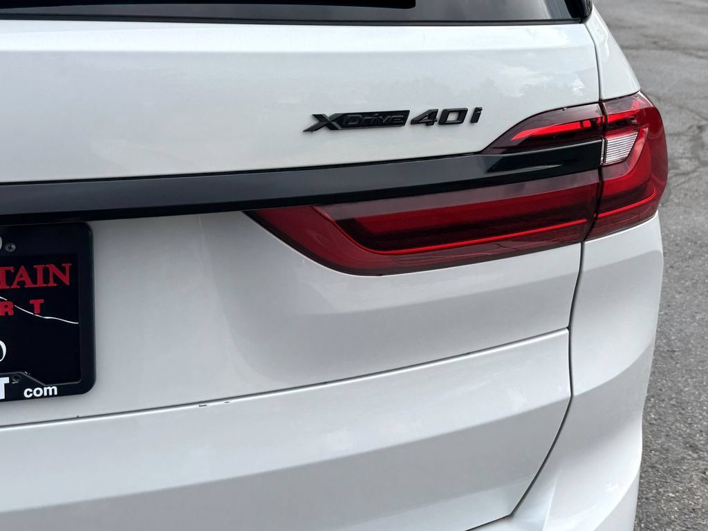 Used 2019 BMW X7 xDrive40i w/ Premium Package AWD/4WD image 8