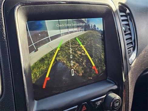 Used 2018 Dodge Durango SRT w/ Technology Group image 9