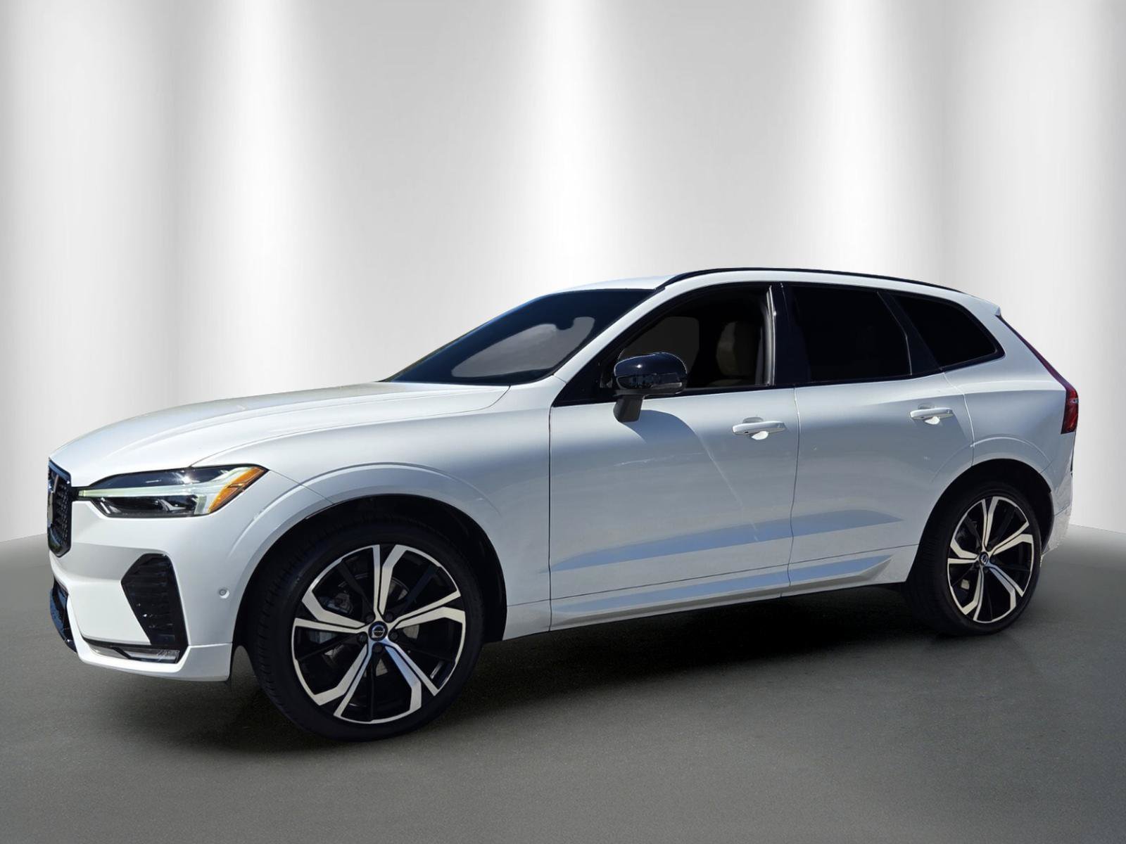 Used 2025 Volvo XC60 B5 Ultra w/ Protection Package Premier AWD/4WD image 3
