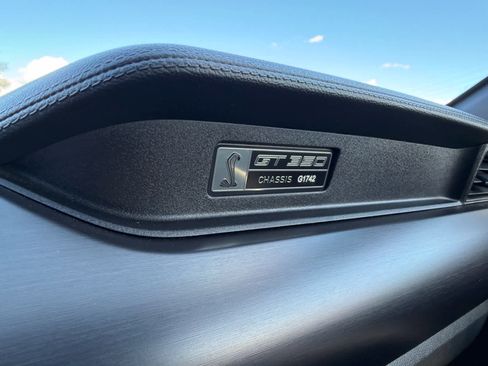 Used 2016 Ford Mustang Shelby GT350 w/ Technology Package RWD image 28