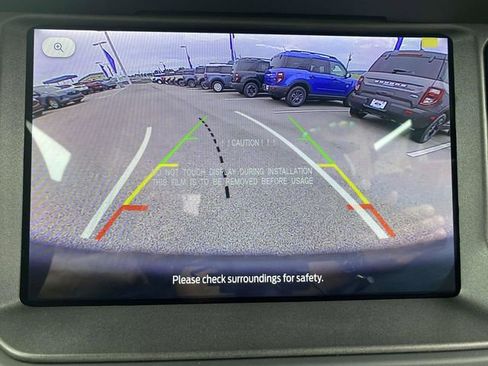 New 2025 Ford Bronco 4-Door image 9