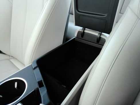 Used 2025 Genesis G70 2.5T image 52