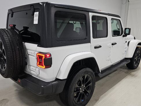 Used 2022 Jeep Wrangler Unlimited Sahara w/ Cold Weather Group AWD/4WD image 5