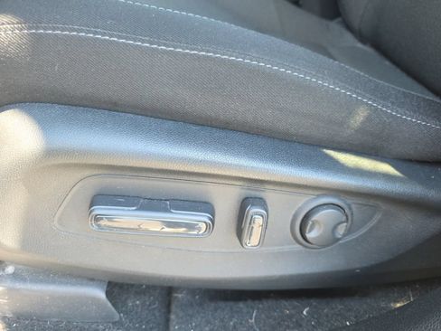 Used 2023 Honda CR-V EX image 11