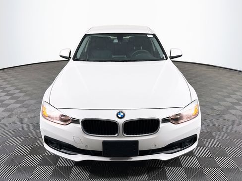 Used 2016 BMW 320i Sedan image 2