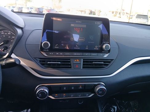 Used 2025 Nissan Altima 2.5 S FWD image 21