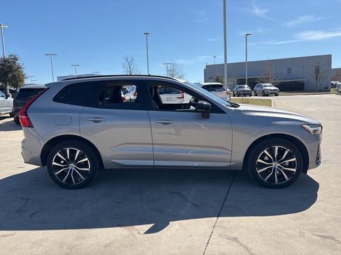 Certified 2023 Volvo XC60 B5 Plus w/ Climate Package image 4