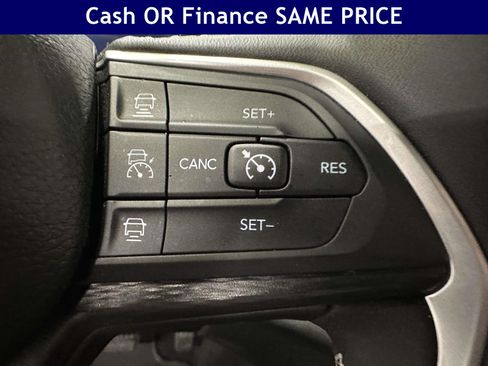 Certified 2025 Jeep Grand Cherokee Laredo X w/ Luxury Tech Group I AWD/4WD image 30