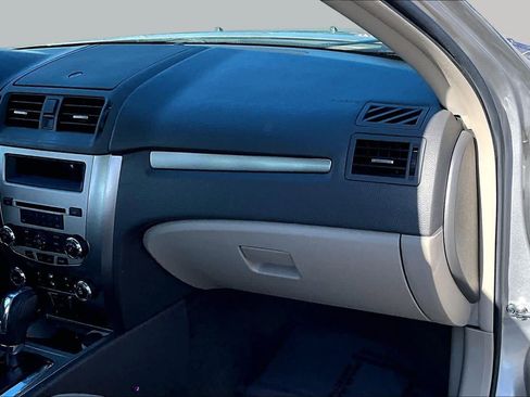Used 2010 Ford Fusion Hybrid FWD image 18