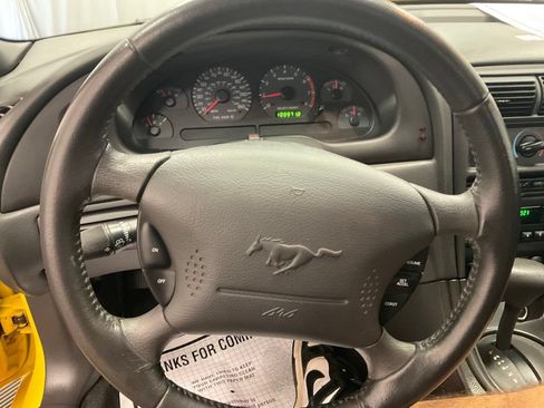 Used 2004 Ford Mustang GT RWD image 5