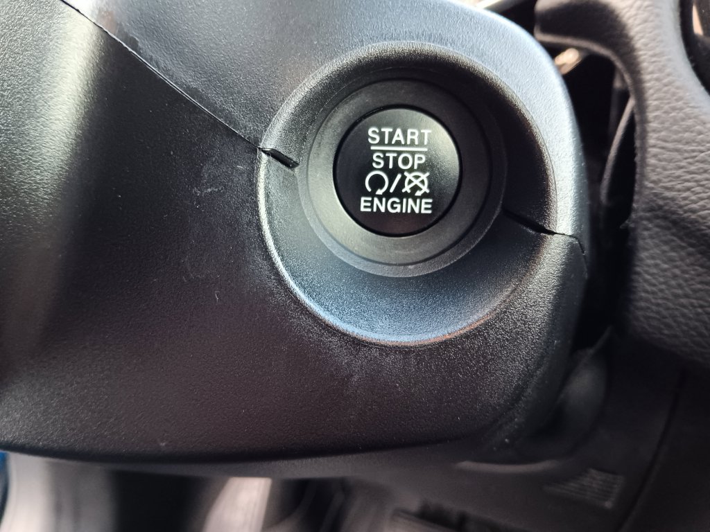 Used 2018 Jeep Compass Limited w/ Safe & Security Group AWD/4WD image 18