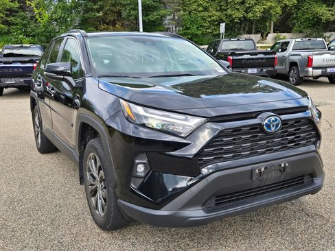 Used 2024 Toyota RAV4 XLE Premium w/ Weather Package AWD/4WD image 8