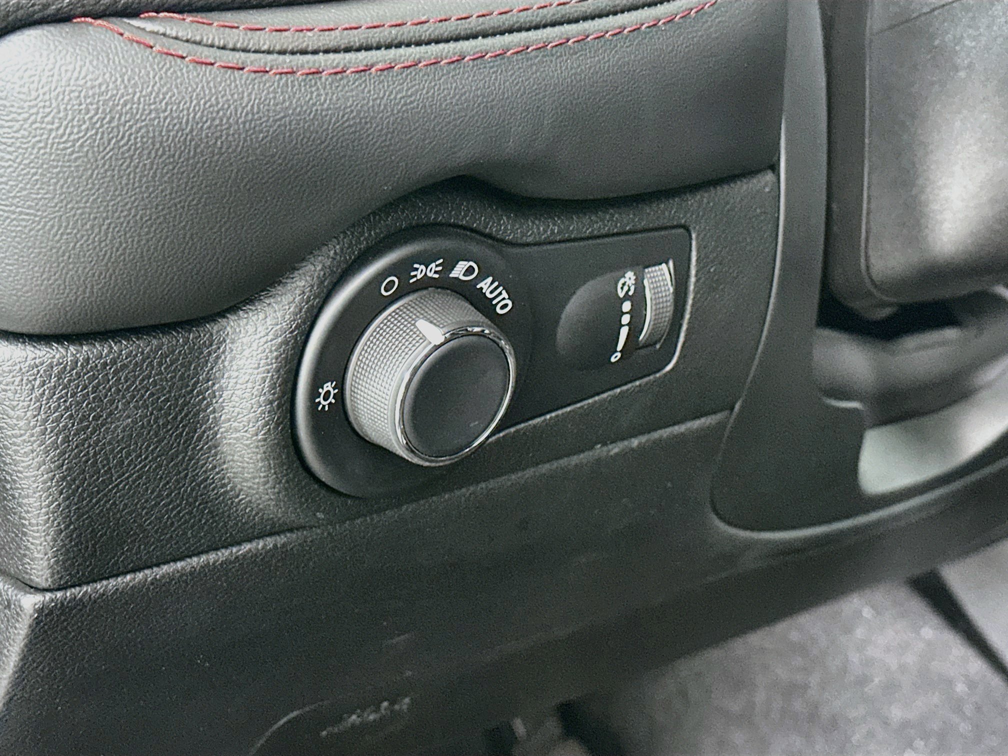 Used 2025 Dodge Durango GT AWD/4WD image 16