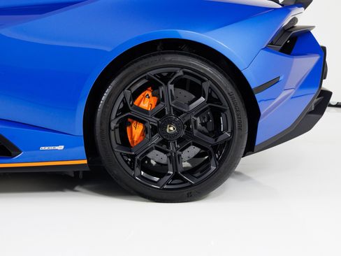 Used 2023 Lamborghini Huracan Tecnica RWD image 11