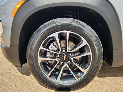 Used 2024 Chevrolet TrailBlazer LT FWD image 11