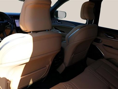 New 2025 Jeep Grand Cherokee Summit image 15