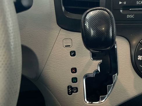 Used 2012 Toyota Sienna SE image 19