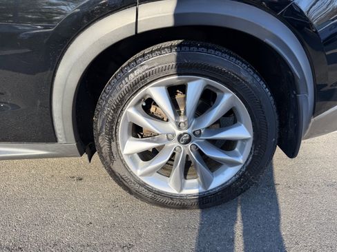 Used 2019 INFINITI QX50 Essential w/ Premium Audio Package image 9