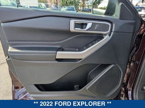 Certified 2022 Ford Explorer XLT image 10