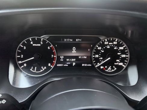Used 2023 Nissan Rogue SV AWD/4WD image 16