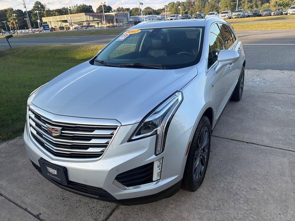 Used 2017 Cadillac XT5 Premium Luxury w/ LPO, Wheel Lock Package FWD image 4