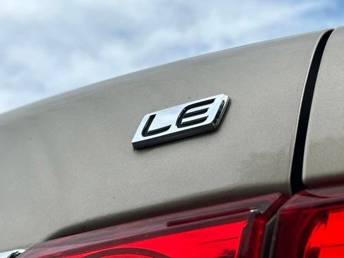 Used 2013 Toyota Corolla LE FWD image 47