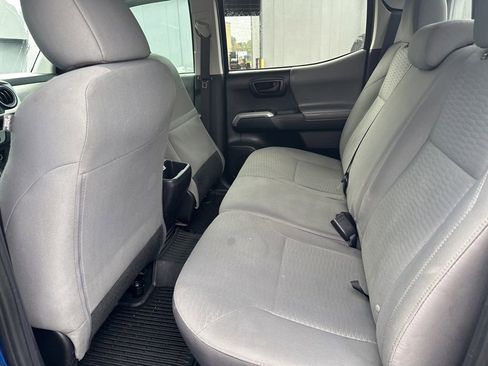 Used 2016 Toyota Tacoma SR5 w/ Towing Package image 11