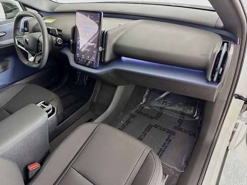 New 2026 Volvo EX30 Plus w/ Protection Package Premier image 29