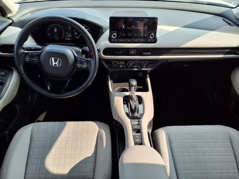 Certified 2025 Honda HR-V LX image 4