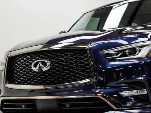 Used 2024 INFINITI QX80 Premium Select w/ Cargo Package AWD/4WD image 2