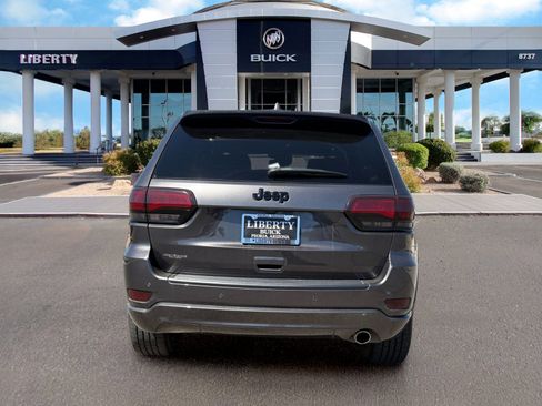 Used 2020 Jeep Grand Cherokee Altitude RWD image 4